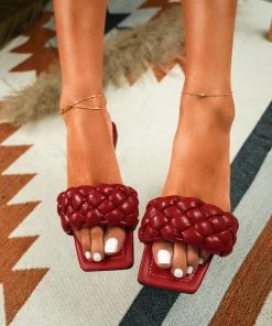 HT Maroon Matte Weave Detail Flat Sole Sandals - En Bloom